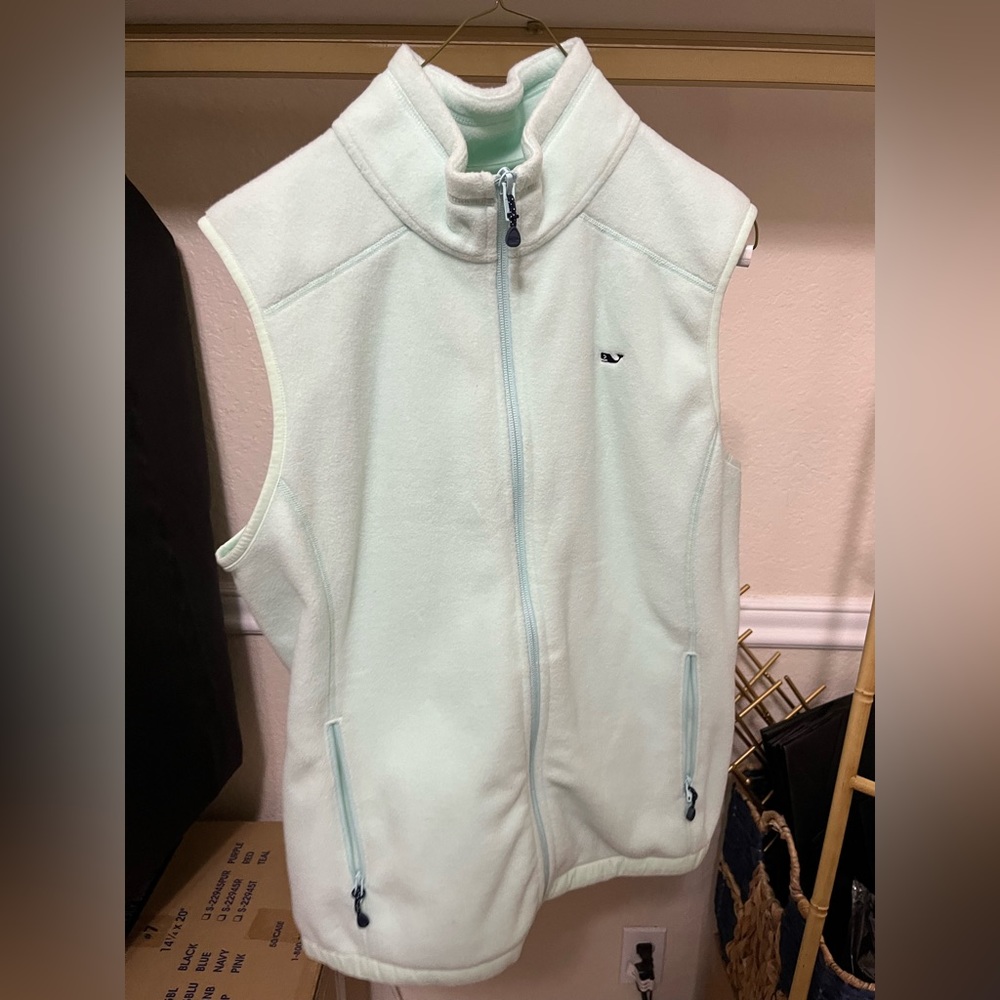 Vineyard vines fleece vest